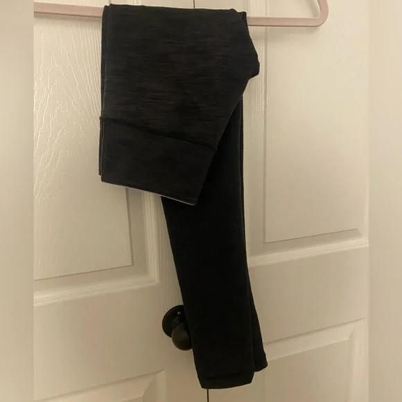 Lululemon yoga pants - Picture 3 of 3